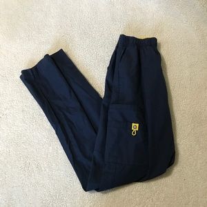 Wonder wink scrub pants